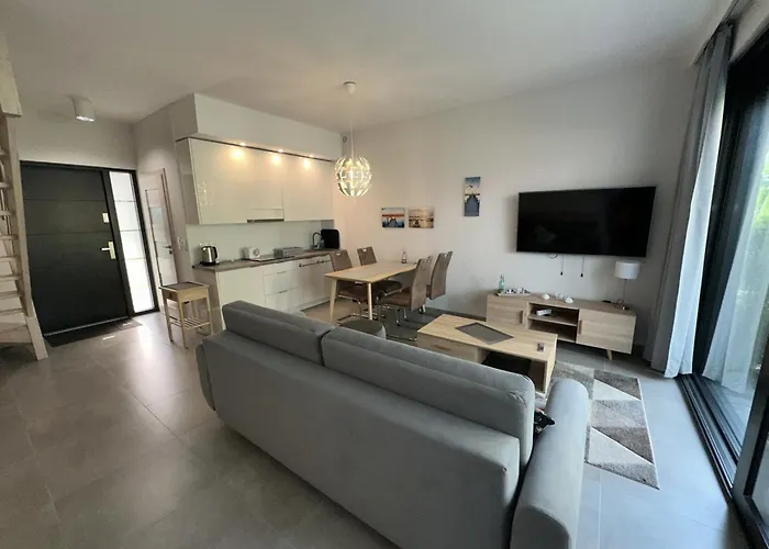 Beach Apartament Pobierowo 度假居 *